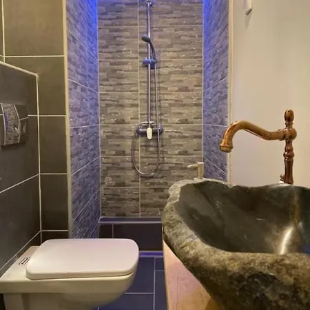 March On The Drino 公寓 *